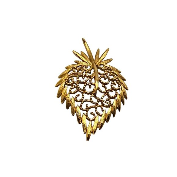 Vintage Signed MONET Brushed Textured Gold Tone STRAWBERRY Pin Brooch - Picture 1 of 4